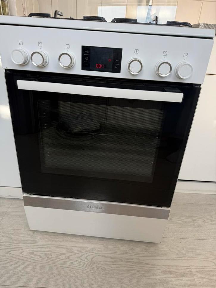 Bosch Fornuis 60 cm ,Ideaal voor reparatie of onderdelen!, Witgoed en Apparatuur, Fornuizen, Niet werkend, Vrijstaand, Gas, 4 kookzones