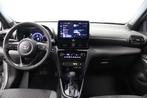 Toyota Yaris Cross 1.5 Hybrid 115 First Edition (bj 2025), Stof, Gebruikt, 1165 kg, 1490 cc