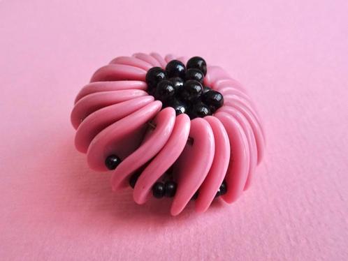 jwg Art Deco 30s 40s bloem glas kralen broche roze zwart, Sieraden, Tassen en Uiterlijk, Antieke sieraden, Broche, Overige materialen