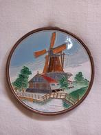 Westraven ronde polychrome cloisonné wandtegel met molen, Antiek en Kunst, Antiek | Wandborden en Tegels, Ophalen of Verzenden