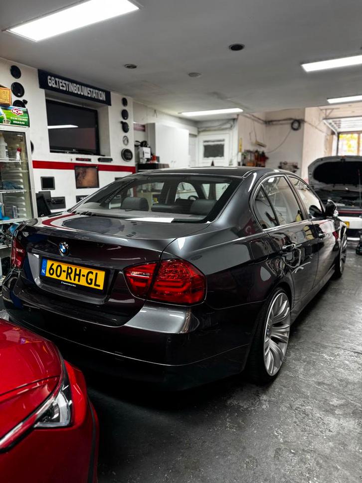 BMW 3-Serie 2.0 I 320 AUT 2005 Grijs, Auto's, BMW, Bedrijf, 3-Serie, ABS, Airbags, Alarm, Bluetooth, Boordcomputer, Centrale vergrendeling