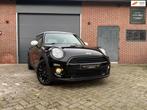 Mini Mini Mini Cooper 1.5 Business | 2017 | Automaat | 131.0, Auto's, Gebruikt, 4 stoelen, Zwart, Origineel Nederlands