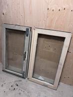 Twee hardhouten ramen, Doe-het-zelf en Verbouw, Glas en Ramen, Ophalen, Gevelraam of Ruit, Gebruikt, Minder dan 80 cm