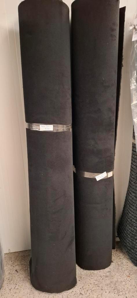 2 st dump tapijt, bekleding bijna gratis , keet garage oid., Huis en Inrichting, Stoffering | Vloerbedekking, Nieuw, Tapijt, Grijs