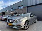 Mercedes-Benz E-Klasse Estate 200 Ambition Avantgarde | 2E E, Auto's, Mercedes-Benz, Automaat, Achterwielaandrijving, Gebruikt