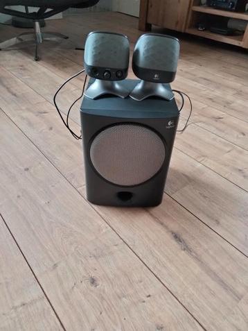 Logitech Subwoofer met 2 speakers voor  Laptop of Computor beschikbaar voor biedingen