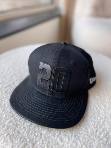 New Era pet zwart. Zo goed als nieuw beschikbaar voor biedingen
