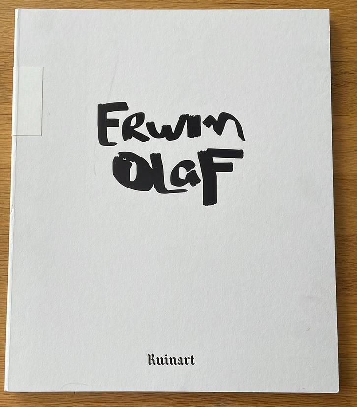 Erwin Olaf Ruinart, Boeken, Kunst en Cultuur | Fotografie en Design, Zo goed als nieuw, Fotografen, Ophalen of Verzenden