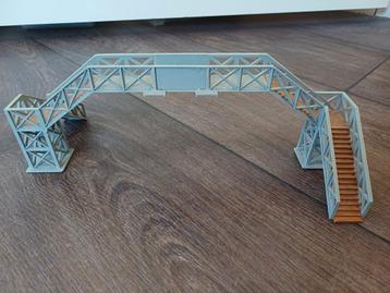 Modelspoorweg voetgangersbrug beschikbaar voor biedingen
