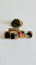 Marlboro pin formule 1 auto pin, Verzamelen, Speldjes, Pins en Buttons, Ophalen of Verzenden, Zo goed als nieuw