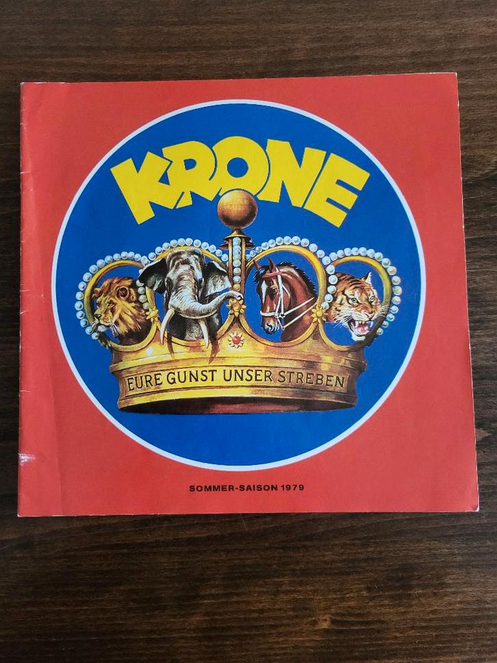 Circus / programmaboeken van Circus Krone/ diverse jaren., Verzamelen, Overige Verzamelen, Zo goed als nieuw, Ophalen of Verzenden