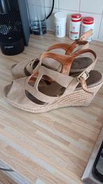 Zandkleurige schoenen maat 40, Ophalen of Verzenden, Zo goed als nieuw, Beige, Sneakers of Gympen