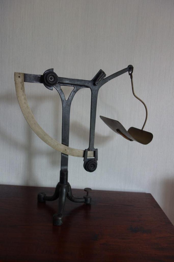 Weegschaal curiosa 1 kg., Antiek en Kunst, Curiosa en Brocante, Ophalen of Verzenden