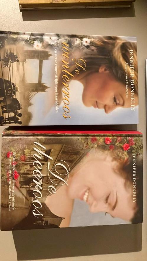 Jennifer Donnelly - Winterroos en de theeroos, Boeken, Romans, Zo goed als nieuw, Nederland, Ophalen of Verzenden