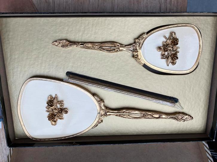 Vintage kaptafelset verguld spiegel borstel en kam, Antiek en Kunst, Antiek | Goud en Zilver, Goud, Ophalen