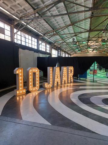 Licht letters te huur bedrijfsevenement beschikbaar voor biedingen