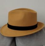 Prachtige hoed okergeel % wol Made in Italy. Maat 57, Kleding | Dames, Hoeden en Petten, Ophalen of Verzenden, Zo goed als nieuw