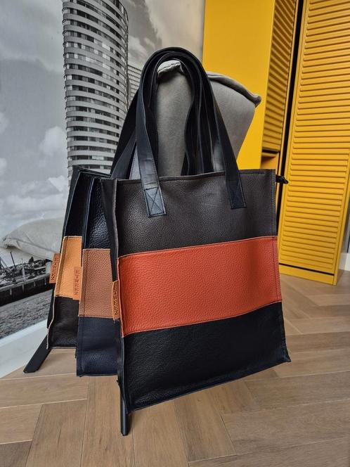 Leren schoudertassen Etweez, Sieraden, Tassen en Uiterlijk, Tassen | Schoudertassen, Nieuw, Overige merken, Overige kleuren, Leer