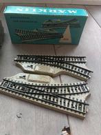 Marklin 2X spoorwissel L& R 5121, Hobby en Vrije tijd, Modeltreinen | H0, Ophalen of Verzenden, Gebruikt, Rails, Märklin