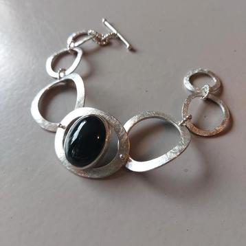 Mooie nieuwe zilveren armband met Onyx. beschikbaar voor biedingen