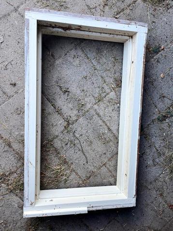 Houten raam kozijn beschikbaar voor biedingen