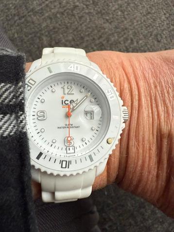 Witte Ice Watch Dameshorloge beschikbaar voor biedingen