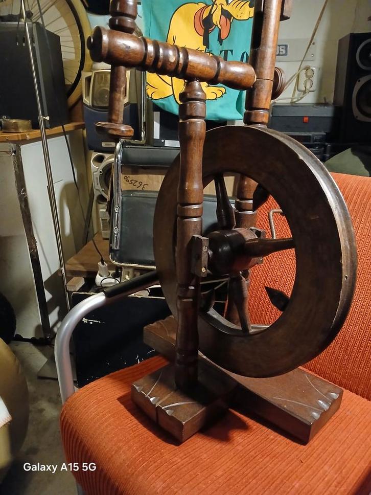 Antiek Spinnewiel - Decoratief en Functioneel, Hobby en Vrije tijd, Spinnewielen en Spinnen, Gebruikt, Spinnewiel, Ophalen of Verzenden