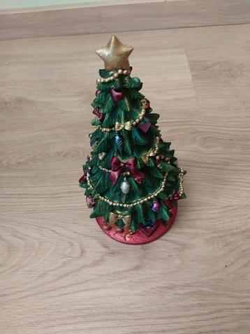 Kersboom muziekdoosje 24 cm hoog beschikbaar voor biedingen