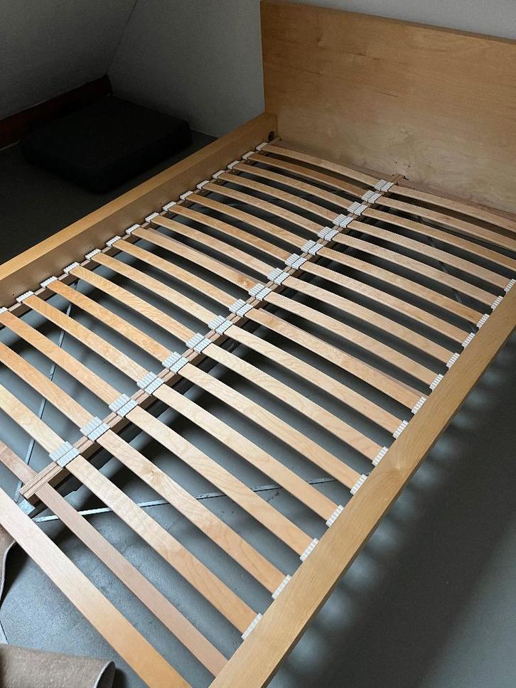 Tweepersoonsbed 140x200 van Ikea, Huis en Inrichting, Slaapkamer | Bedden, Gebruikt, Tweepersoons, 140 cm, 200 cm, Hout, Bruin
