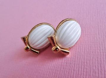 jwg Vintage 60s Trifari design oorbellen wit goud klr clips beschikbaar voor biedingen