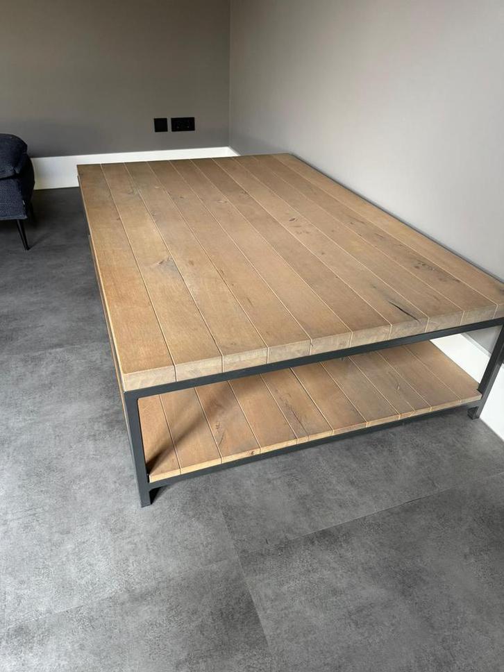 Houten tafel met zwart stalen frame, Huis en Inrichting, Tafels | Salontafels, Zo goed als nieuw, Minder dan 50 cm, 50 tot 100 cm