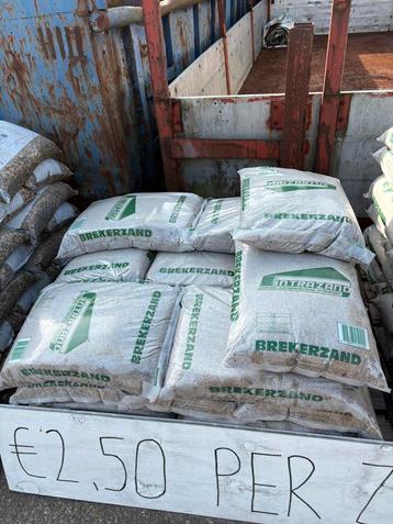 UITVERKOOP ZAND EN GRIND ZAKKEN beschikbaar voor biedingen