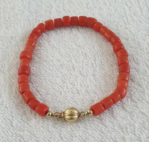 Antieke Vintage Bloedkoraal Armband., Sieraden, Tassen en Uiterlijk, Antieke sieraden, Ketting, Goud, Met edelsteen, Ophalen of Verzenden