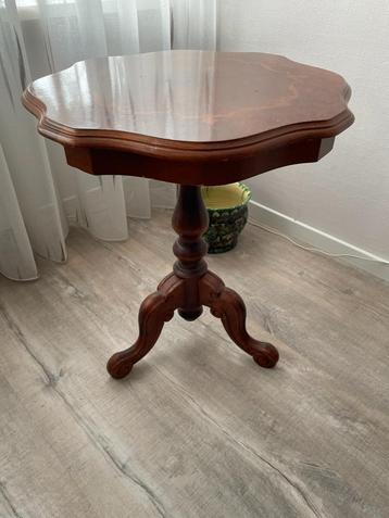 Vintage bijzettafeltje - Salon of Koffietafeltje - Elegant beschikbaar voor biedingen