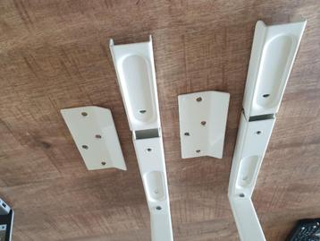 Set ophangbeugels voor oven of magnetron beschikbaar voor biedingen