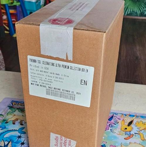Pokémon celebrations 25 upc ultra premium collection box, Hobby en Vrije tijd, Verzamelkaartspellen | Pokémon, Zo goed als nieuw