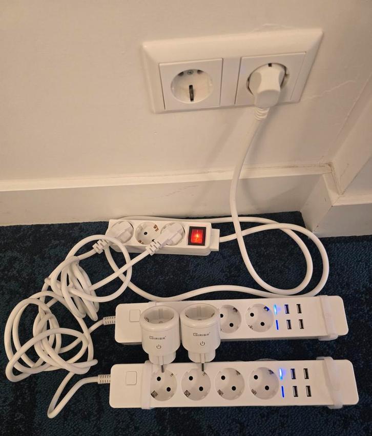 Google Home Alexa 2 x WiFi Power Strip + 2 Girier Smart Plug, Doe-het-zelf en Verbouw, Elektra en Kabels, Zo goed als nieuw, Stekker