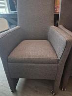 Grijze eettafel stoelen met wieltjes. Stof, Huis en Inrichting, Stoelen, Ophalen, Zo goed als nieuw, Vijf, Zes of meer stoelen