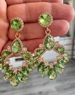 Prachtige oorbellen met groene stenen, Sieraden, Tassen en Uiterlijk, Oorbellen, Verzenden, Zo goed als nieuw, Groen, Overige materialen