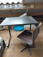 Klassiek school bureau, Huis en Inrichting, Bureaus, Ophalen of Verzenden, Gebruikt