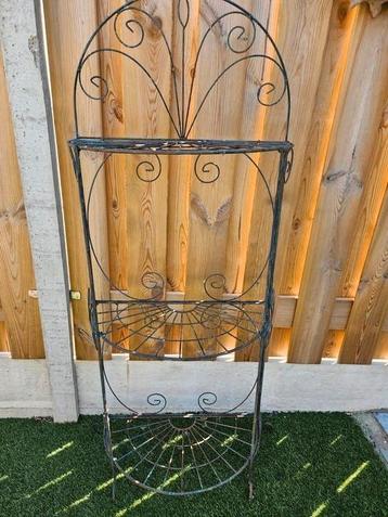 Brocante tuin stellage beschikbaar voor biedingen