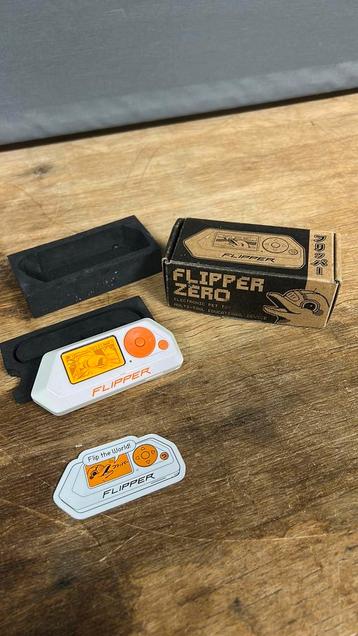 Flipper Zero. Met 8GB sd kaart. beschikbaar voor biedingen