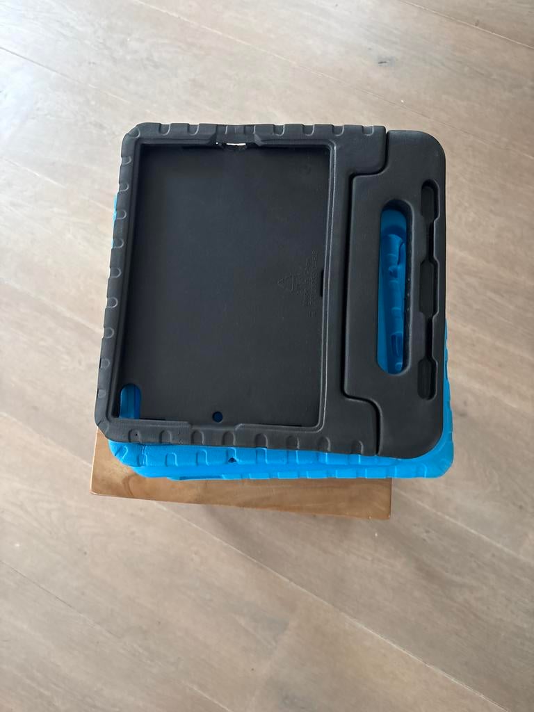 iPad Hoezen voor Kinderen - 11 Stuks, Computers en Software, Tablet-hoezen, Gebruikt, Bescherming achterkant, 10 inch, Ophalen of Verzenden