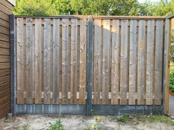 Schutting incl. poortdeur beschikbaar voor biedingen