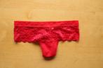 NIEUWE rode string maat XS/S bloemmotief, Verzenden, Rood, String