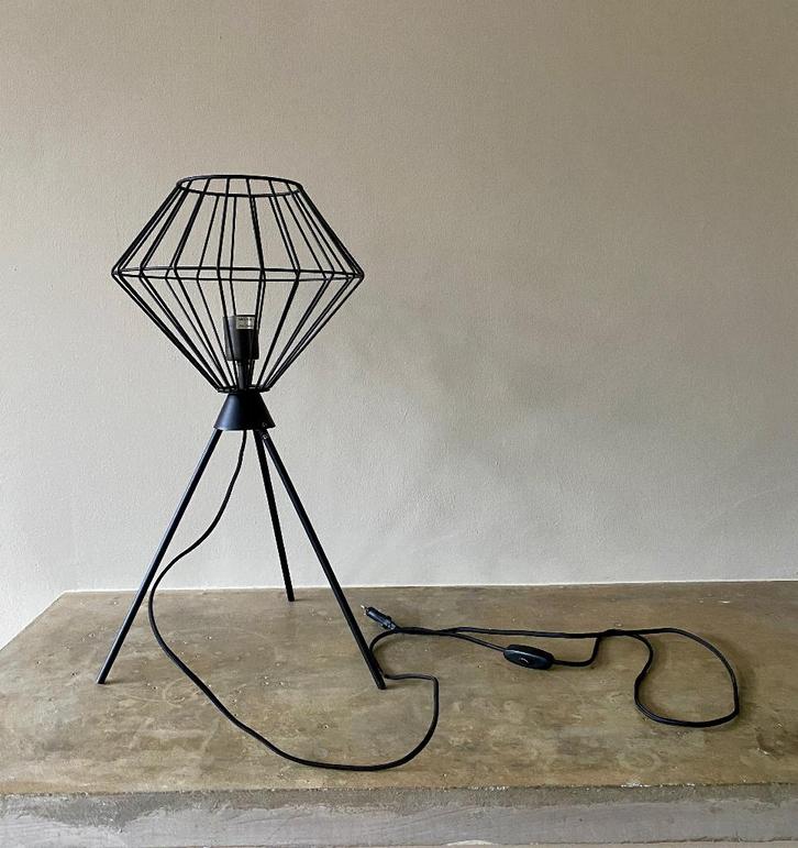 Industriële lamp / tafellamp Kave Home – Zwart staal – 65 cm, Huis en Inrichting, Lampen | Tafellampen, Zo goed als nieuw, 50 tot 75 cm