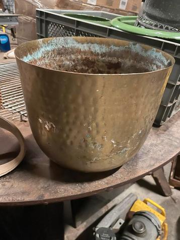 Metalen Bloempot - Vintage Look beschikbaar voor biedingen
