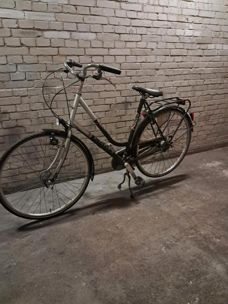 Te koop,Limit merk fiets 28 maat met 3 versnellingen +slot, Fietsen en Brommers, Fietsen | Dames | Damesfietsen, Versnellingen