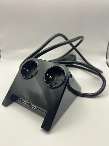 Bureau-Stekkerblok met 2x USB beschikbaar voor biedingen