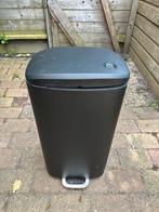 Zwarte softclose 30L pedaalemmer prullenbak nieuwprijs €60, Ophalen, Met pedaal, 50 tot 75 cm, Metaal